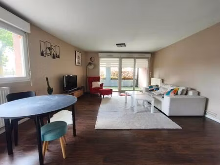 t3 meublé avec loggia à croix