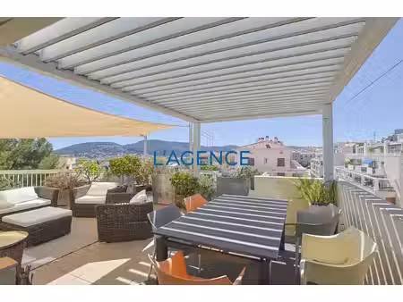 appartement t4 de 134 m2 avec terrasse de 53m2 en dernier ét