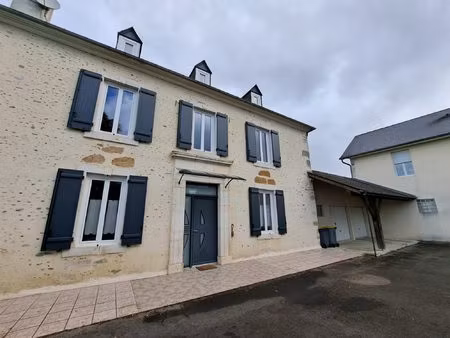 boeil-bezing – maison de charme meublée de 145m²