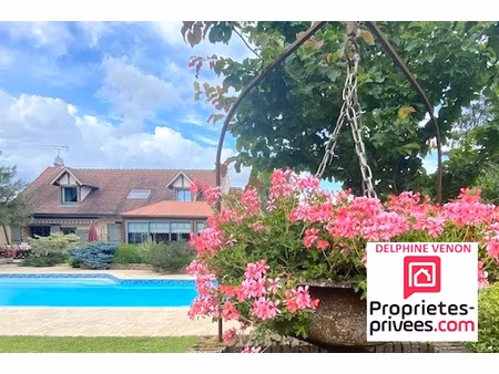propriété avec piscine à 2 pas de la loire sur un parc arboré de 8900 m² à germigny des pr