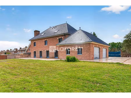 maison individuelle 7 chambres de 364 m² sur 3700 m² à 6 minutes du centre hospitalier de 