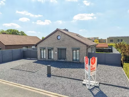 volledig gerenoveerde energiezuinige woning te koop in bree