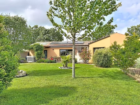 villa de plain-pied 130 m2  classe énergie a - 3 chambres- dans son écrin de verdure- cent