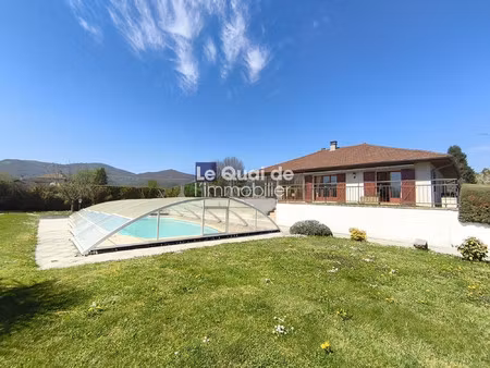a vendre : villa + piscine