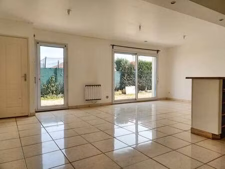 vente appartement 3 pièces à caudebec-lès-elbeuf (76320) : à vendre 3 pièces / 80m² caudeb