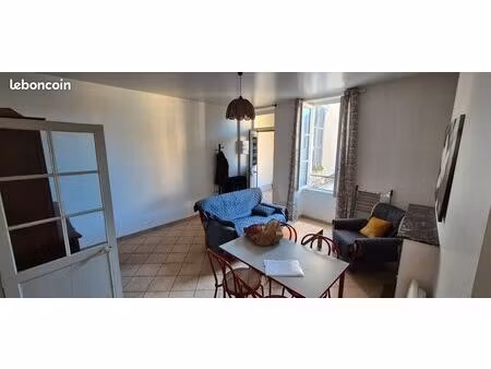 t2 meublé rue piétonne