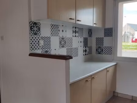 appartement t3 de 48 m2 en duplex centre-ville de vineuil - 605 / mois