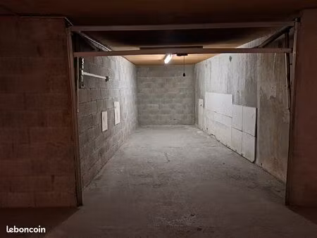 location garage sécurisé