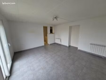 t4 centre bourg à radenac