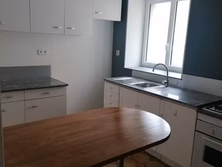 location t4 à st germainmont