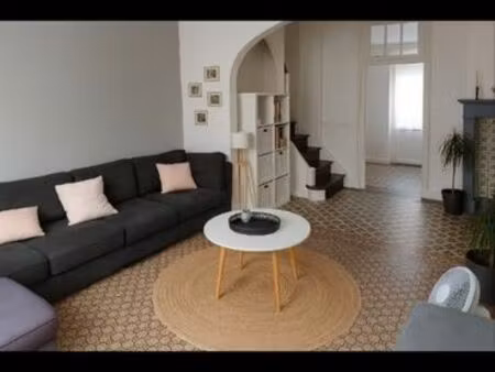location maison de ville
