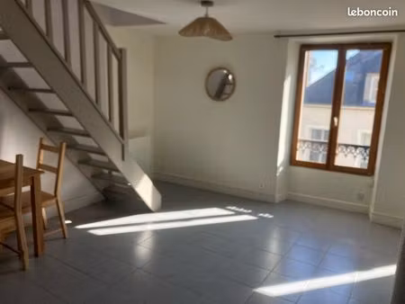 ? duplex 28m² – centre houdan – 600 cc