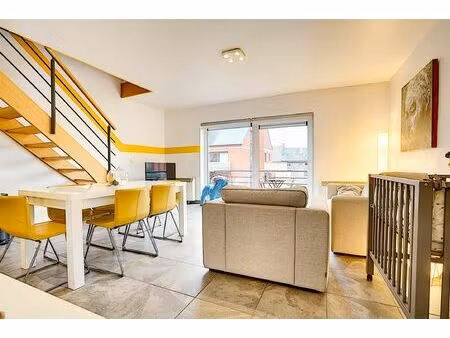 duplex à louer avec terrasse et 2 chambres   pont-à-celles (vbe23570)