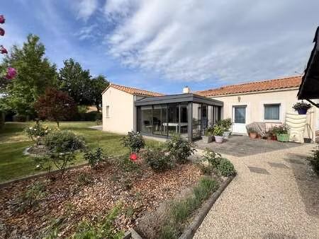 vente maison à aubigny (85430) : à vendre / 132m² aubigny