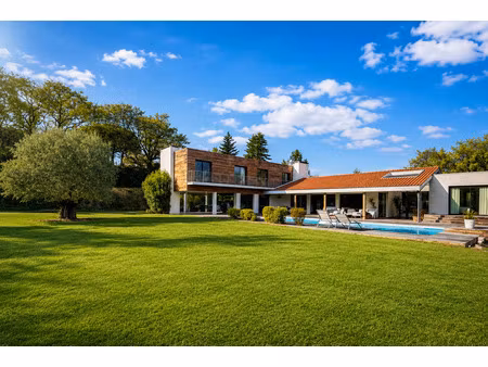 maison 7 pièces - 280 m²