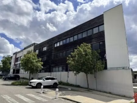 location bureaux 60 m² à 1 037 m²