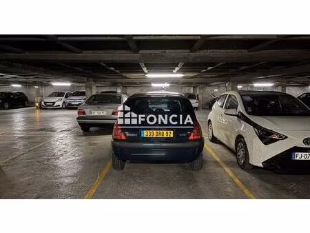parking 77 rue de lourmel
