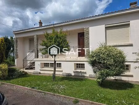 pavillon sur sous sol / 3 chambres / grand garage / a l'absie