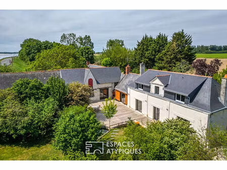 propriété authentique et rénovée sur les bords de loire