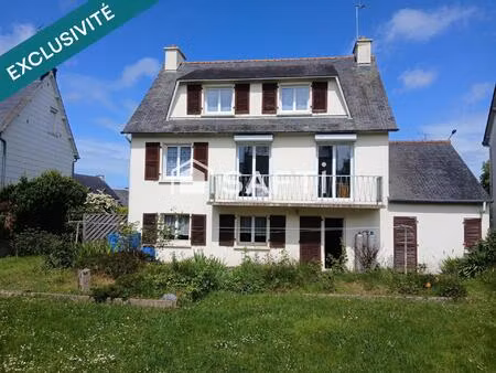 maison familiale 4 chambres avec grands garages et beau terrain clos