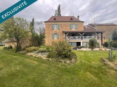 maison de village à la campagne