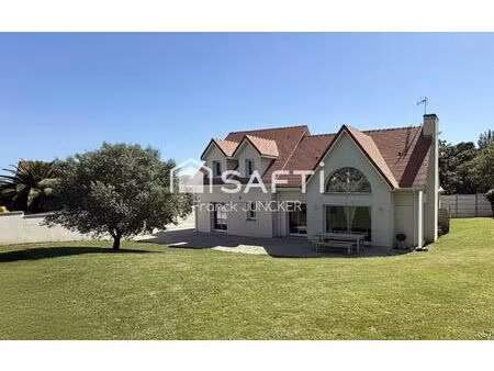 une villa rare à 200 mètres des plages du débarquement.