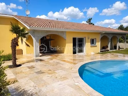 maison de plain pied avec t1 d'une surface habitable de 192 m2 sur 1 422 m2 terrain à sain