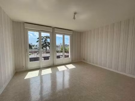 location appartement 3 pièces à laval (53000) : à louer 3 pièces / 65m² laval