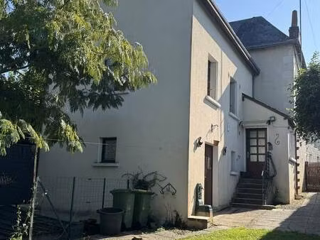 maison atypique dans le centre de luçay