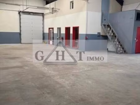 entrepot 265 m² a louer brie comte robert