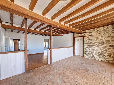 maison ancienne de caractère à réinventer  bénéficiant d'un cadre privilégié au bord de la
