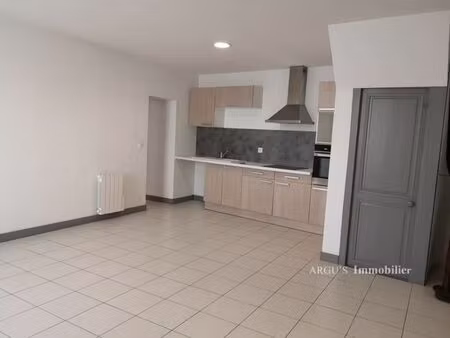 maison 4 pièces 90 m² à louer civray 86400 ? | era immobilier