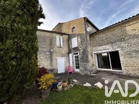 maison de village à tourriers (16560)