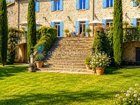 propriete 28pièce(s) 17chambre(s) 800 m² pont-de-labeaume (07380)