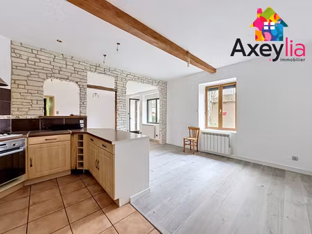 a vendre - le coteau - appartement en rez-de-jardin avec deux chambres et cabanons