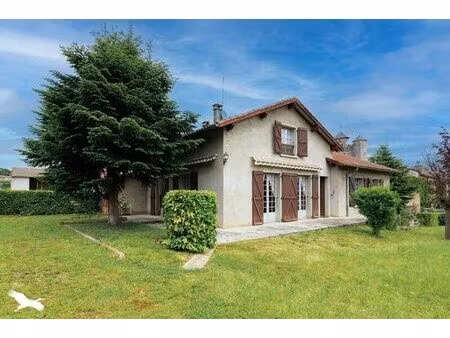vente maison 7 pièces 171 m² montjoie-en-couserans (09200)
