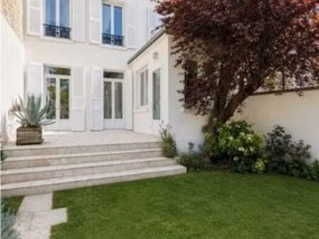 maison de luxe de 2 chambres en vente à vincennes  île-de-france
