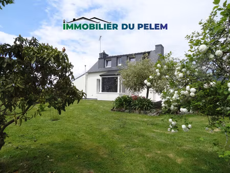 maison soignée avec terrain arboré et hangar en campagne de plounevez-quintin