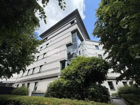 location local professionnel 325m² lyon 9ème