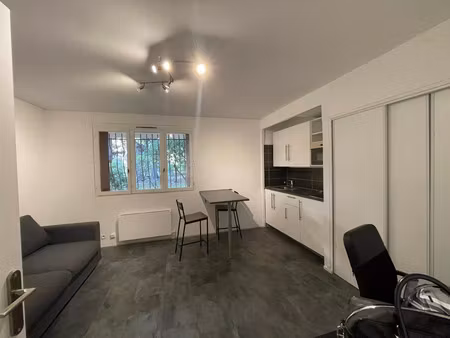 studio meuble avec place de parking privative