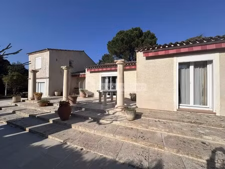 maison de plain pied avec jardin - saint etienne du grès
