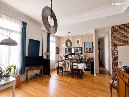 bel appartement p4 centre-ville de nîmes
