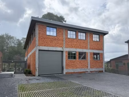 bedrijfspand met woning