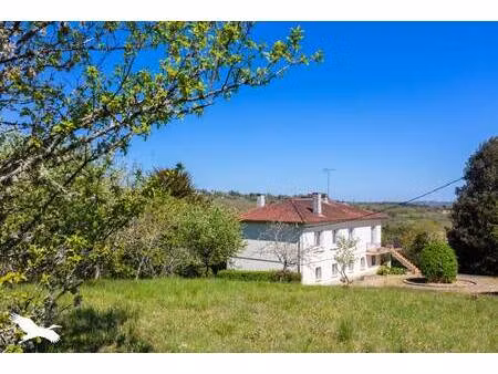 vente maison 6 pièces 121 m² auch (32000)
