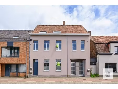 opbrengsteigendom met 3 verhuurde appartementen op centrale liggging
