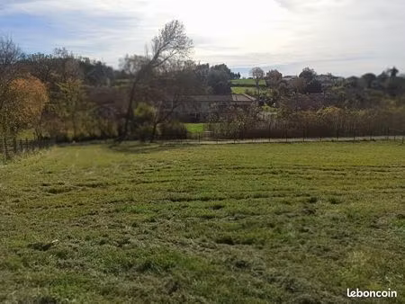 terrain constructible de 1 235 m² – vic-fezensac