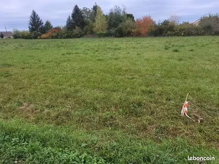 terrain 770 m² villemoutiers