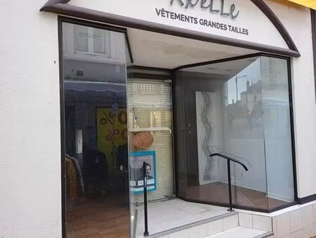location commerce sable sur sarthe 72300 68m²