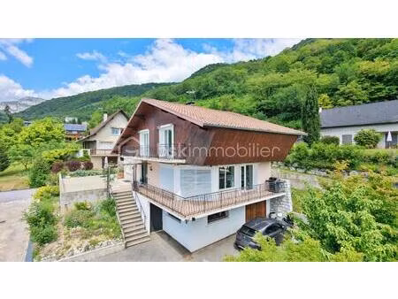 maison de 174 m² à challes-les-eaux