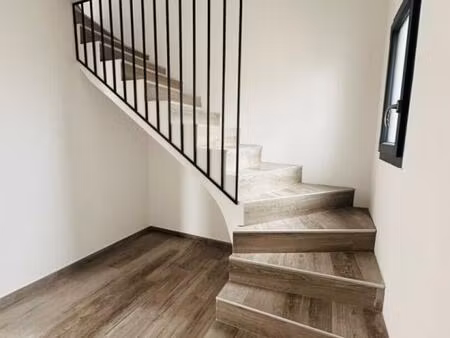 à vendre maison à 900 mètres environ des plages de valras